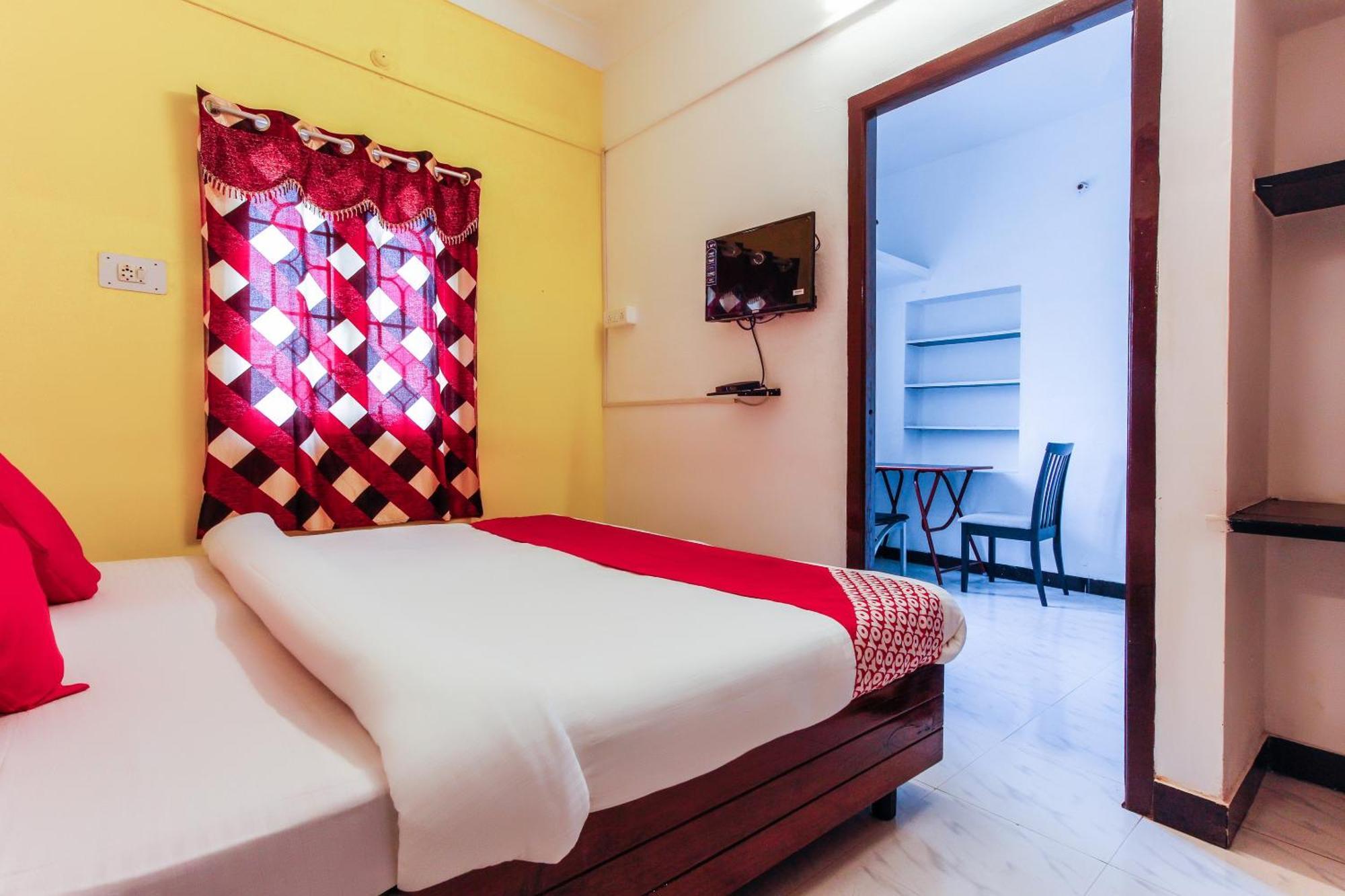 Hotel Lakshmi Narayana Салем Экстерьер фото