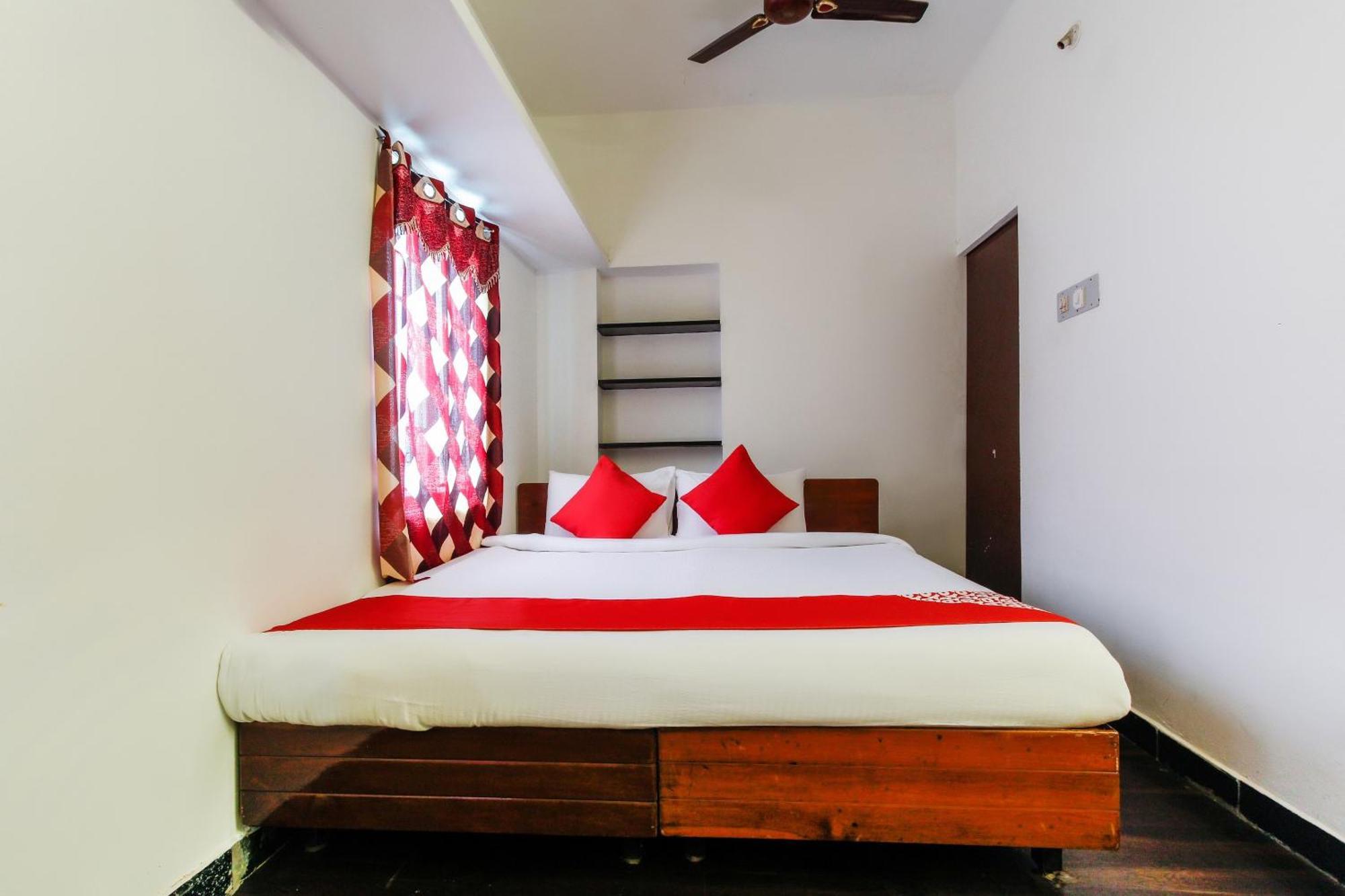 Hotel Lakshmi Narayana Салем Экстерьер фото