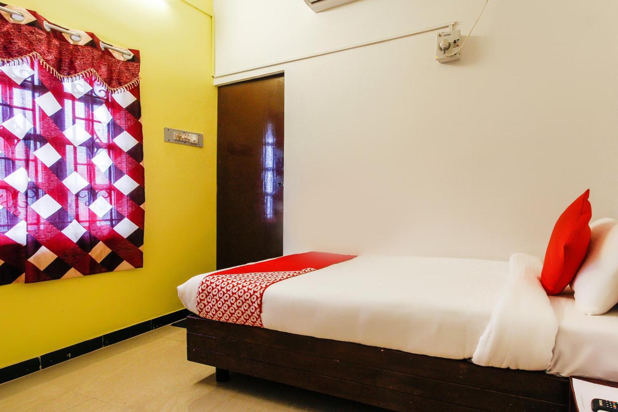 Hotel Lakshmi Narayana Салем Экстерьер фото